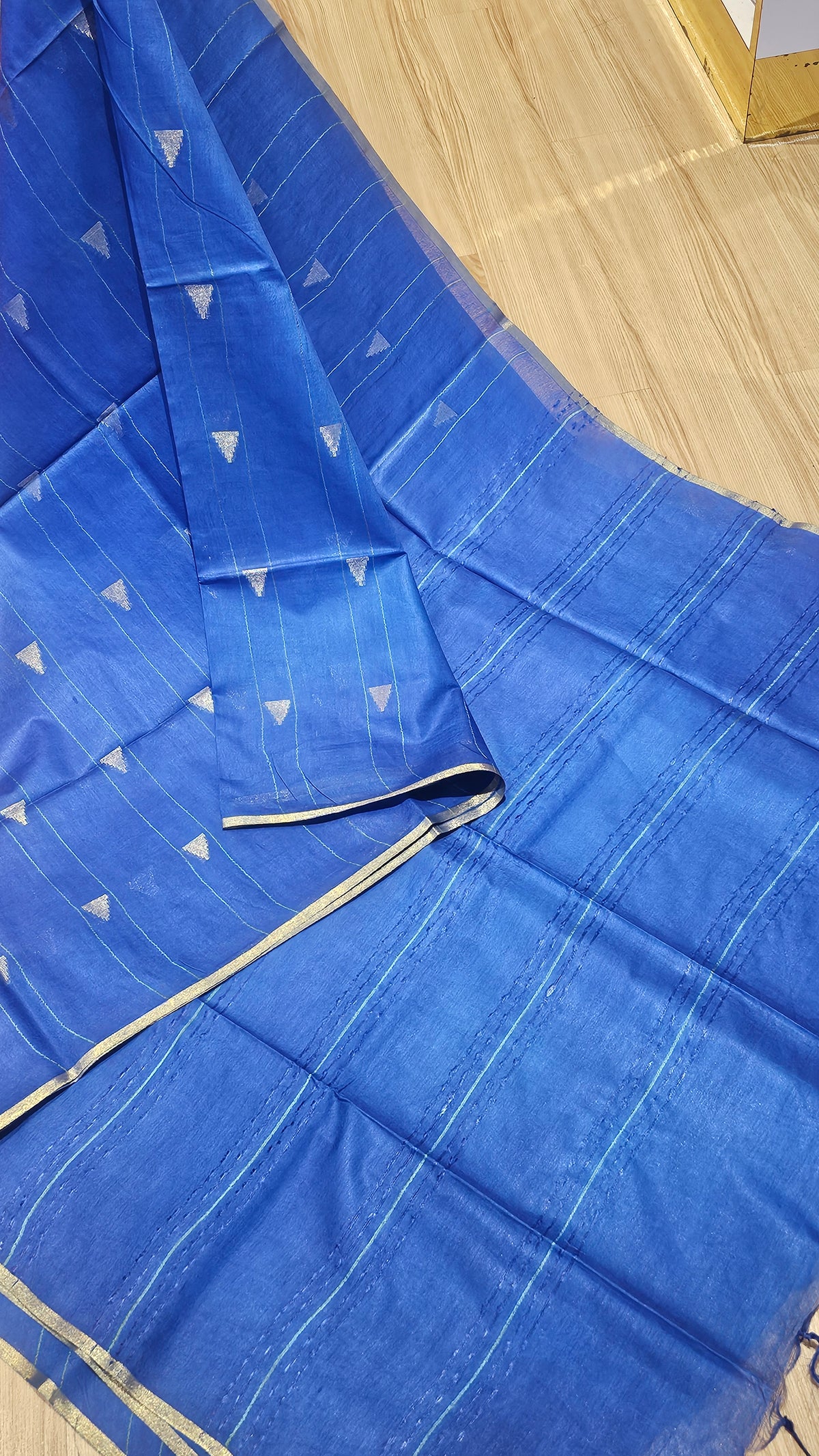 Elegant Royal Blue Baswada Silk Saree with Zari Motifs