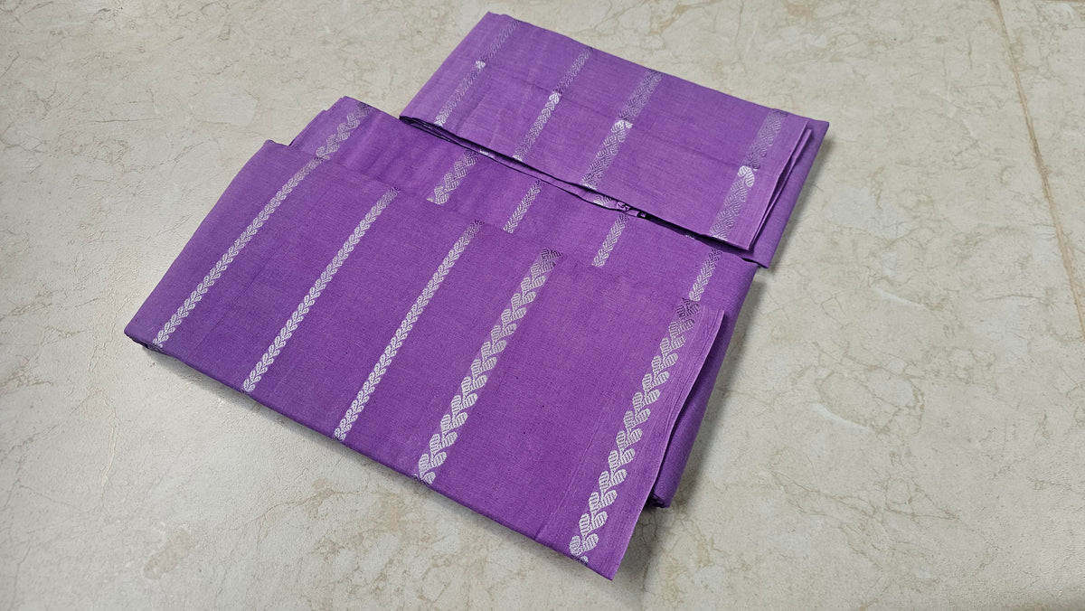 Premium Lavender Sungudi Cotton Saree | Silver Zari Stripes|Naanal