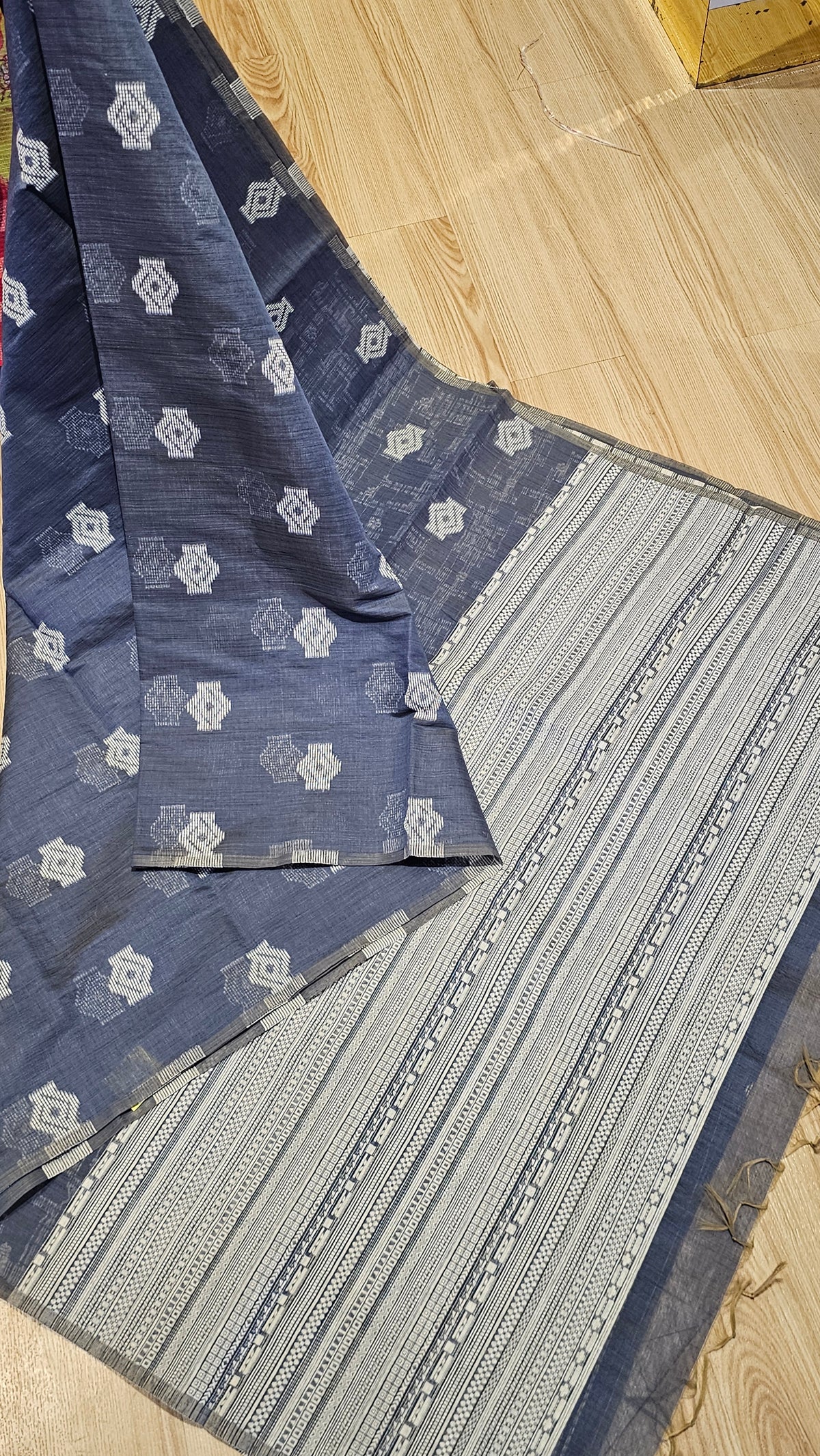 NAANAL | Blue-Grey Borderless Cotton Saree with Weaving Buttas